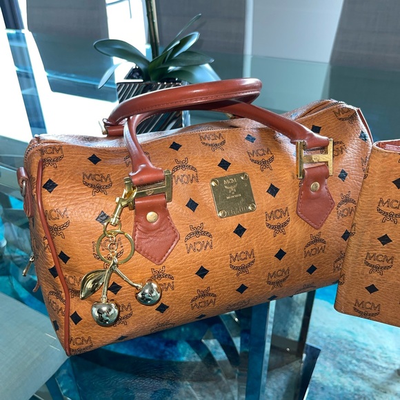Vintage MCM Boston Bag & wallet - Picture 3 of 17